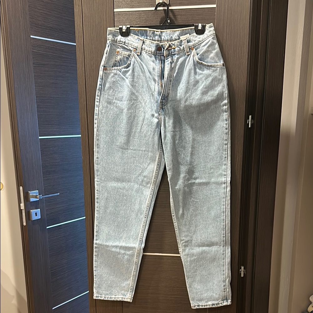 Levi’s Vintage 90s Mom Jean Taper Leg